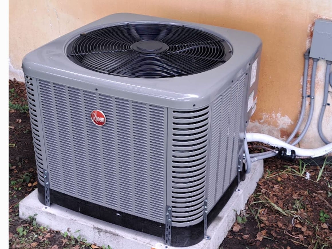 New Rheem AC condenser installed by Irie Breeze in Hollywood FL